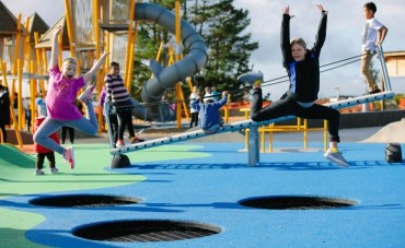 I TRAMPOLINI ELASTICI URBANI: LA NOVITÀ DEL MOMENTO