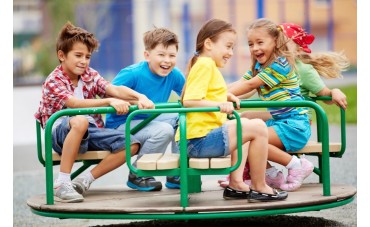 GIOCHI A MOLLA E GIOSTRE GIREVOLI: DIVERTIMENTO DINAMICO