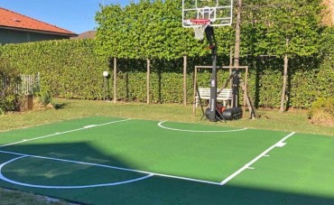 PAVIMENTAZIONE CAMPO BASKET IN SBR: CARATTERISTICHE